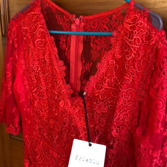 Red lace plus size dress - Picture 3 of 4